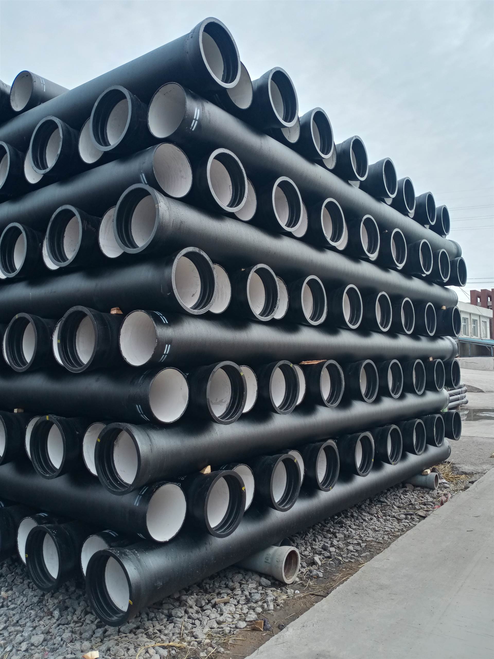 ท่อเหล็กดัด: โซลูชั่นที่เชื่อถือได้สำหรับระบบทำความร้อนสมัยใหม่