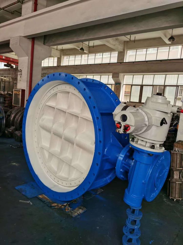 วาล์วปีกผีเสื้อนั่งโลหะประหลาดสามตัว – ความแม่นยำ ความทนทาน และประสิทธิภาพการรั่วซึม